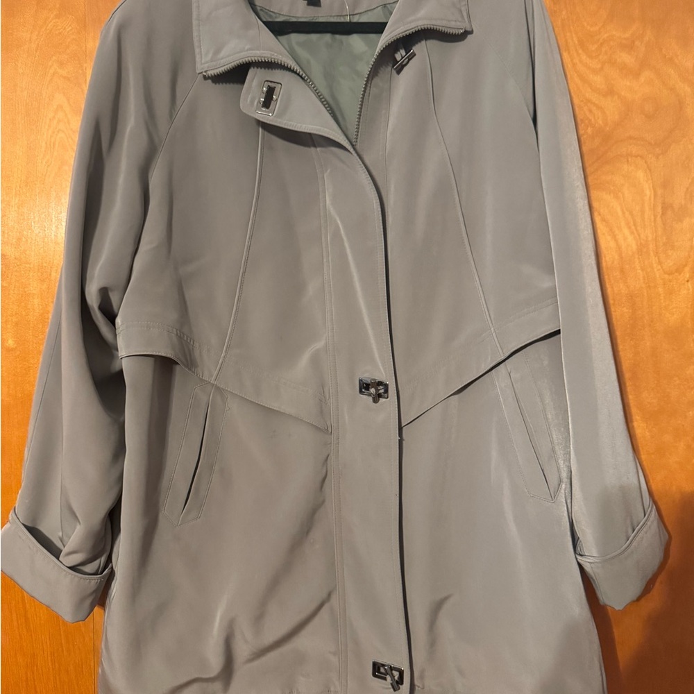 London Harbor by Fleet Street - Light Beige Rain Jacket